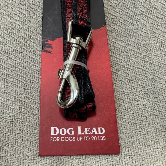STRANGER THINGS Dog Leash 6 ft NWT Lead Black Red Gift Pet Puppy - Picture 2 of 6